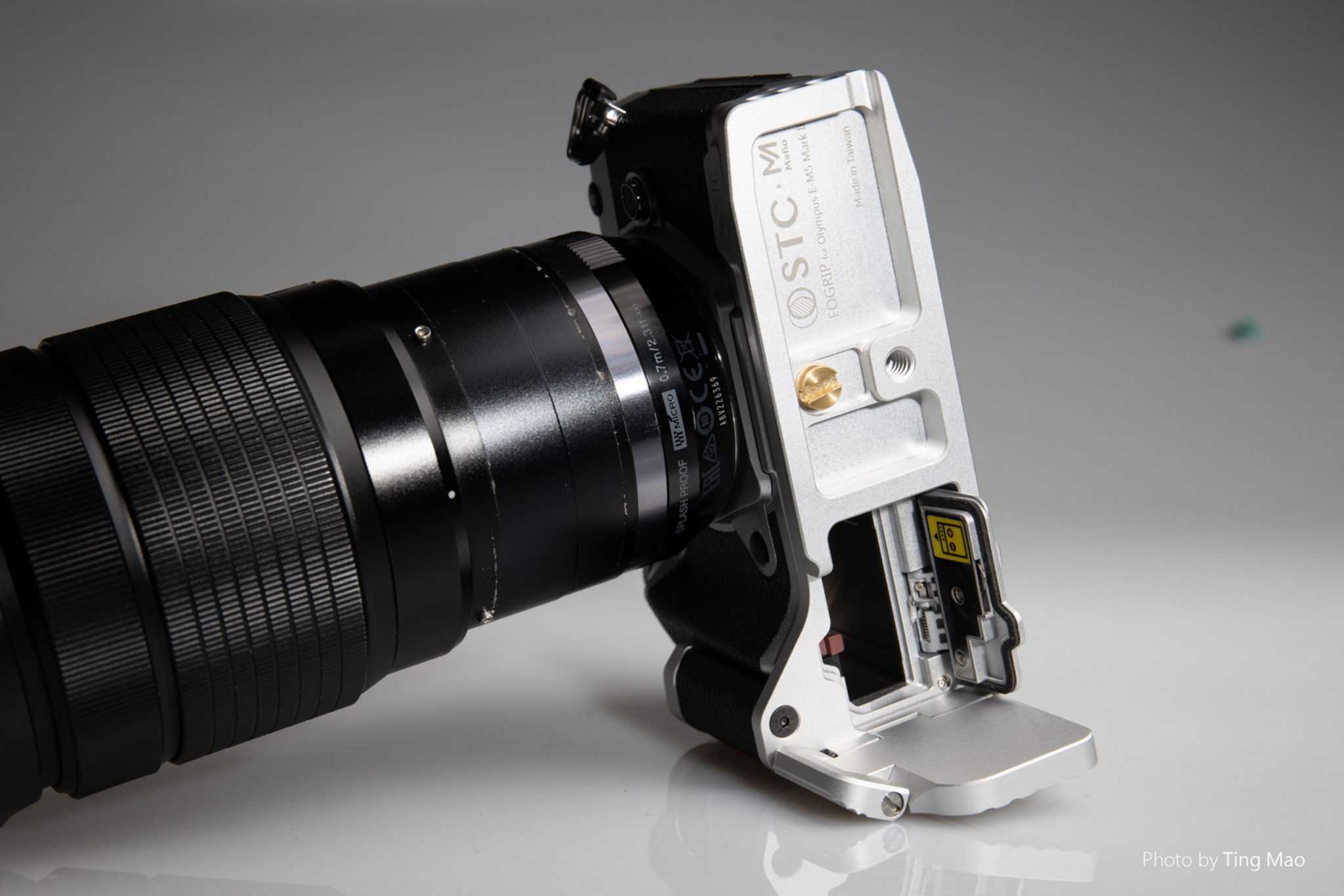 Check Out This New Clever Folding Grip For The Olympus OM D E M5 Mark